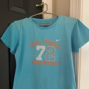 Nike women’s blue tee size medium